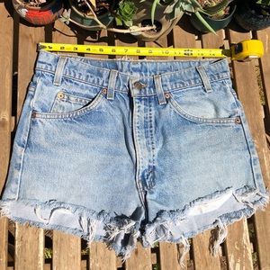 high waisted vintage Levi’s cutoffs